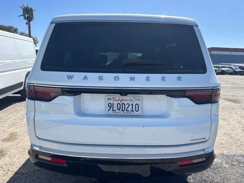 Used 2024 Jeep Wagoneer L Series II w/ Flexible Seating Group AWD/4WD image 6