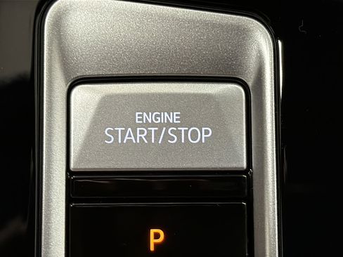 Used 2024 Volkswagen Atlas Cross Sport SEL R-Line AWD/4WD image 23