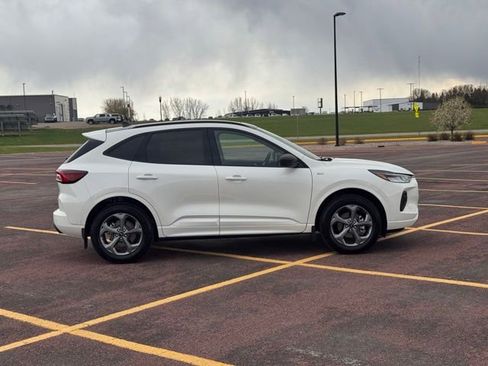 Used 2024 Ford Escape ST-Line w/ Tech Pack #1 AWD/4WD image 2