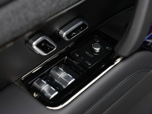 New 2026 Land Rover Range Rover Sport Dynamic SE AWD/4WD image 17