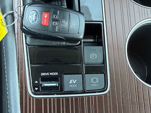 Certified 2022 Toyota Sienna LE FWD image 30