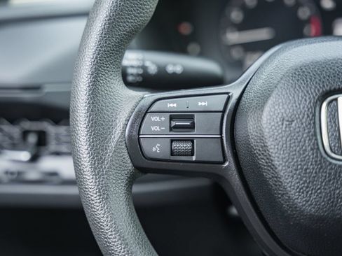 Used 2025 Honda Accord SE image 25