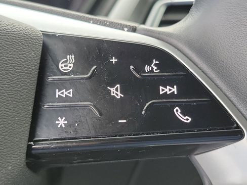 Used 2022 Audi Q4 e-tron Premium Plus w/ Premium Plus image 22