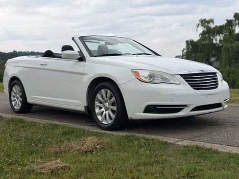 Used 2012 Chrysler 200 Touring FWD image 9
