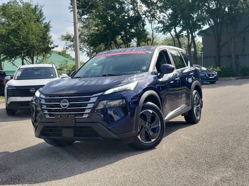 Certified 2024 Nissan Rogue SV FWD image 34