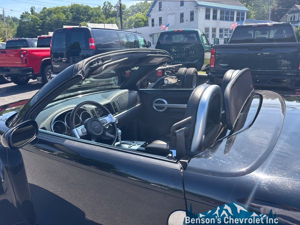Used 2004 Chevrolet SSR w/ Preferred Equipment Group RWD image 26