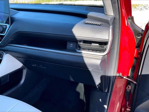 Used 2024 Toyota Grand Highlander XLE image 13