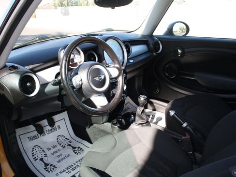 Used 2009 MINI Cooper Hardtop FWD image 8