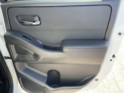Used 2024 Nissan Frontier PRO-4X w/ Technology Package image 21