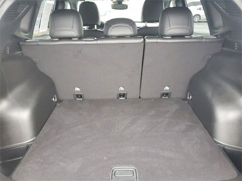 Used 2023 Jeep Compass Latitude image 8