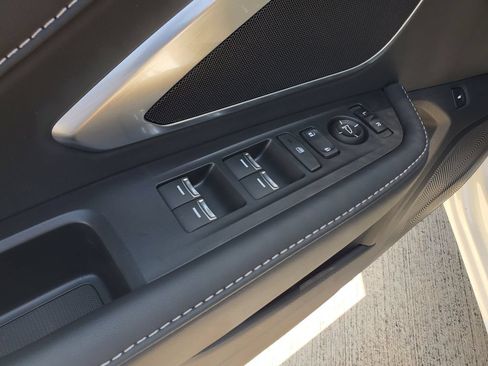 Used 2025 Acura RDX SH-AWD image 21
