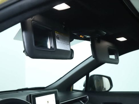 Used 2023 Toyota Corolla Cross SE image 19