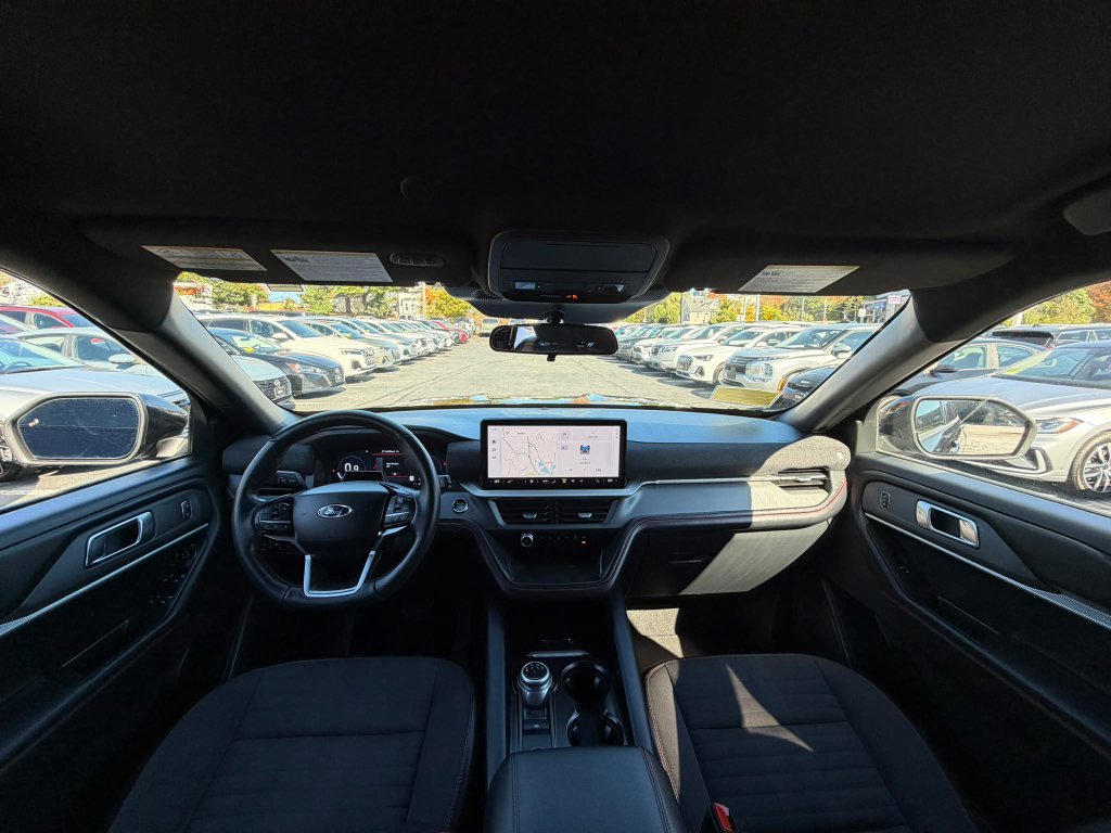Used 2025 Ford Explorer ST-Line AWD/4WD image 21