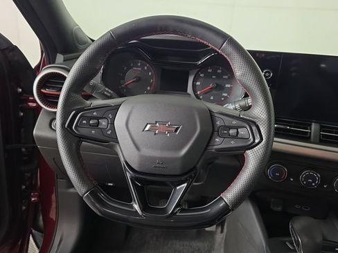 Used 2025 Chevrolet Trax RS FWD image 10
