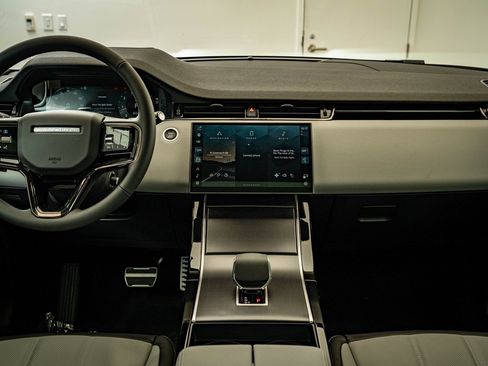 New 2026 Land Rover Range Rover Evoque Dynamic SE image 30