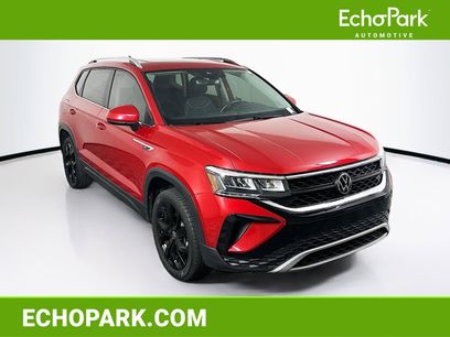 Used 2023 Volkswagen Taos SE w/ Panoramic Sunroof Package