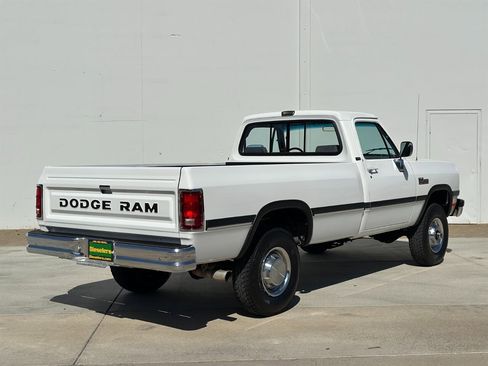 Used 1991 Dodge D/W Truck 250 image 4