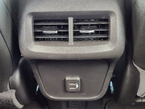 Used 2024 GMC Terrain SLT FWD image 31