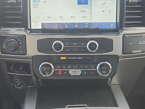 Certified 2022 Ford F350 Platinum w/ Snow Plow Prep Package AWD/4WD image 18