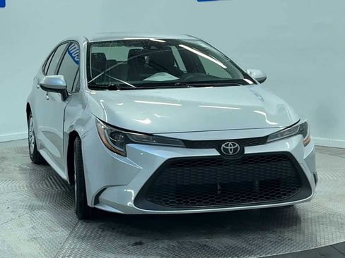 Used 2020 Toyota Corolla L image 3
