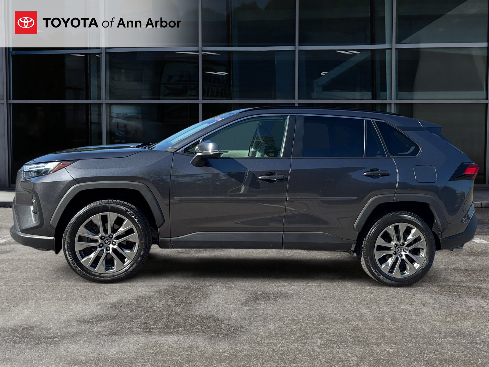Used 2023 Toyota RAV4 XLE Premium AWD/4WD image 10