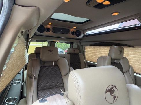 Used 2021 Chevrolet Express 3500 LS w/ Chrome Appearance Package image 12