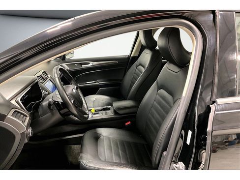 Used 2018 Ford Fusion SE w/ Fusion SE Technology Package image 25