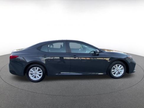 Used 2025 Toyota Camry LE image 16