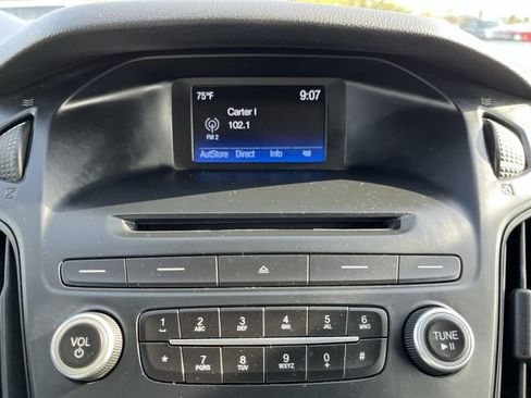 Used 2016 Ford Focus SE FWD image 13
