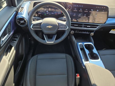 New 2026 Chevrolet Equinox EV LT image 10