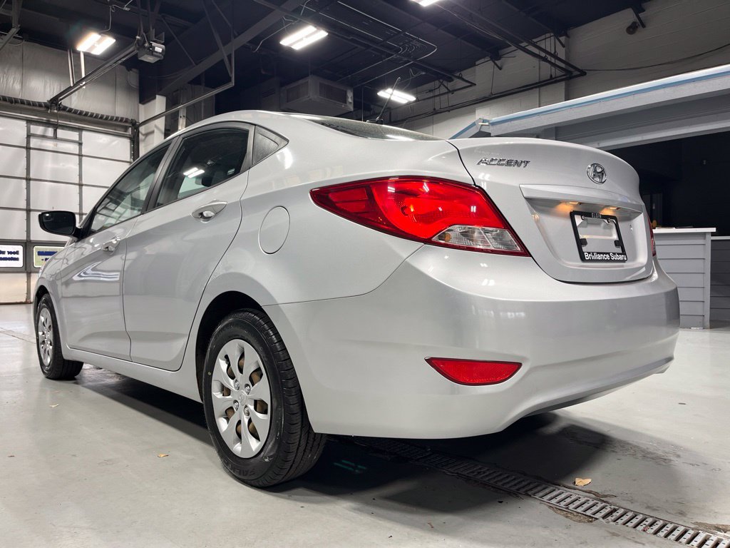 Used 2015 Hyundai Accent GLS FWD image 5