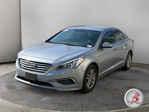 Used 2016 Hyundai Sonata SE FWD image 3