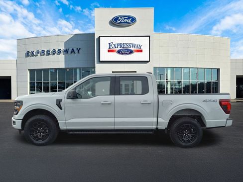 New 2026 Ford F150 XLT w/ XLT Black Appearance Package image 9