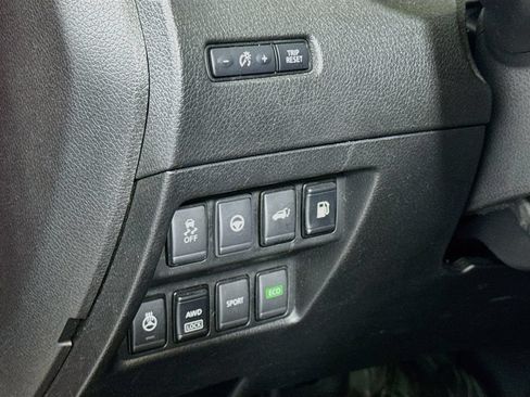 Used 2019 Nissan Rogue SV w/ Sun & Sound Touring Package AWD/4WD image 10