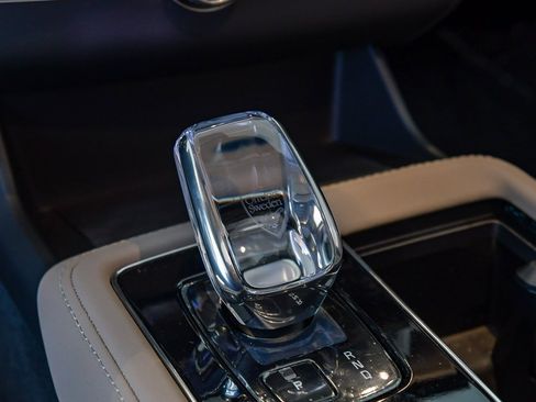 Used 2025 Volvo XC90 B5 Plus w/ Protection Package Premier image 28