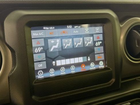 Used 2021 Jeep Gladiator Sport AWD/4WD image 19