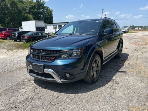 Used 2015 Dodge Journey Crossroad w/ Flexible Seating Group FWD image 3