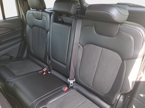 Used 2023 Jeep Grand Cherokee Altitude image 14