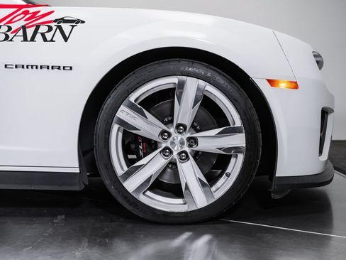 Used 2013 Chevrolet Camaro ZL1 RWD image 25