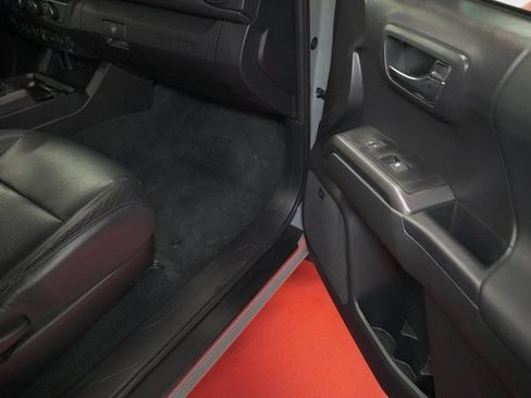 Certified 2023 Toyota Tacoma TRD Off-Road image 15