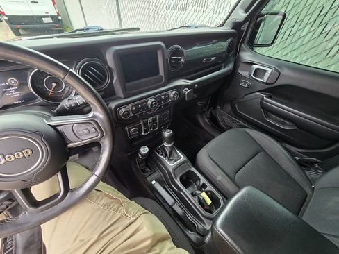 Used 2020 Jeep Wrangler Unlimited Sport image 17