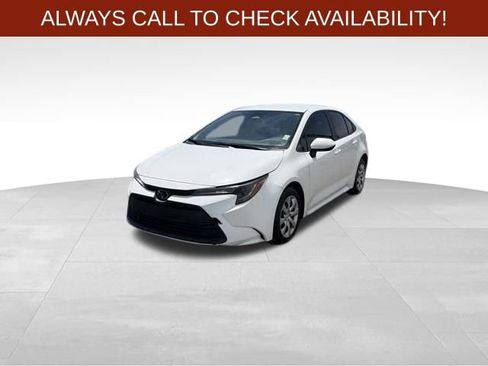 Used 2023 Toyota Corolla LE FWD image 3