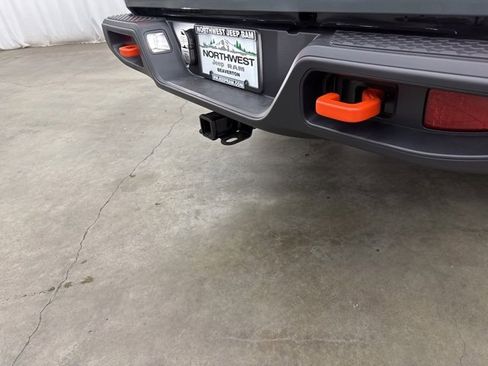 New 2025 Jeep Gladiator Mojave w/ Convenience Group image 23