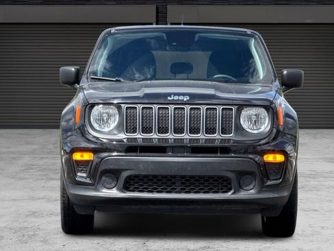 Used 2023 Jeep Renegade Latitude image 10