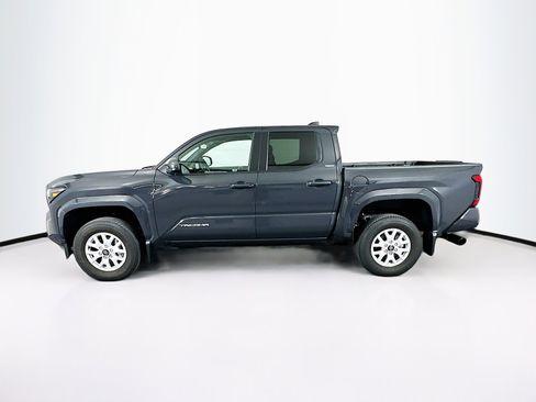 Used 2025 Toyota Tacoma SR5 image 4