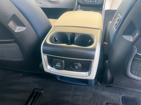 Certified 2025 Kia Carnival SX w/ SX Dark Edition Package FWD image 19