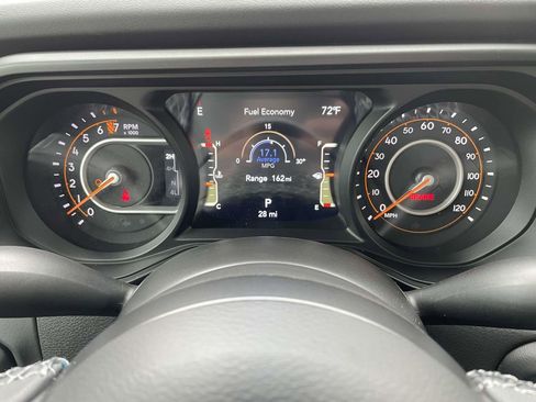 New 2025 Jeep Gladiator Sport w/ Premium Package image 14