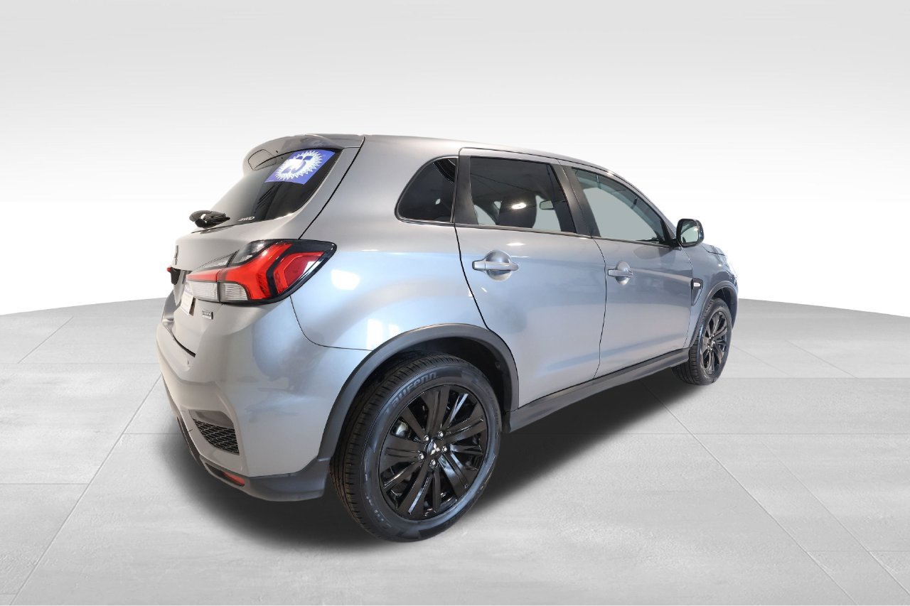 Used 2025 Mitsubishi Outlander Sport LE AWD/4WD image 4
