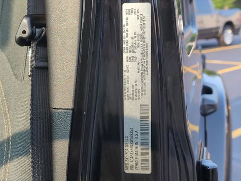 Used 2025 Jeep Wrangler Unlimited Sahara AWD/4WD image 10