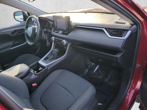 Certified 2021 Toyota RAV4 LE w/ Carpet Mat Package (TMS) AWD/4WD image 21